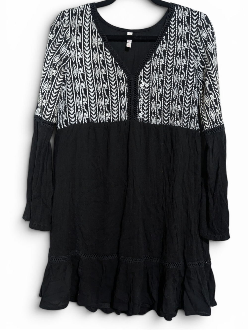 ​🖤 Xhilaration Embroidered Boho Bell Sleeve Mini Dress L Black and White🖤